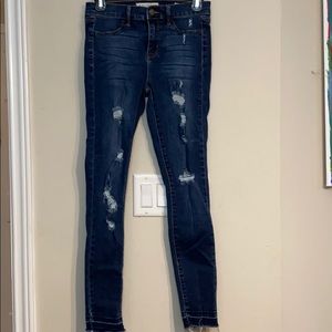 Dark Blue Ripped denim Jeans!